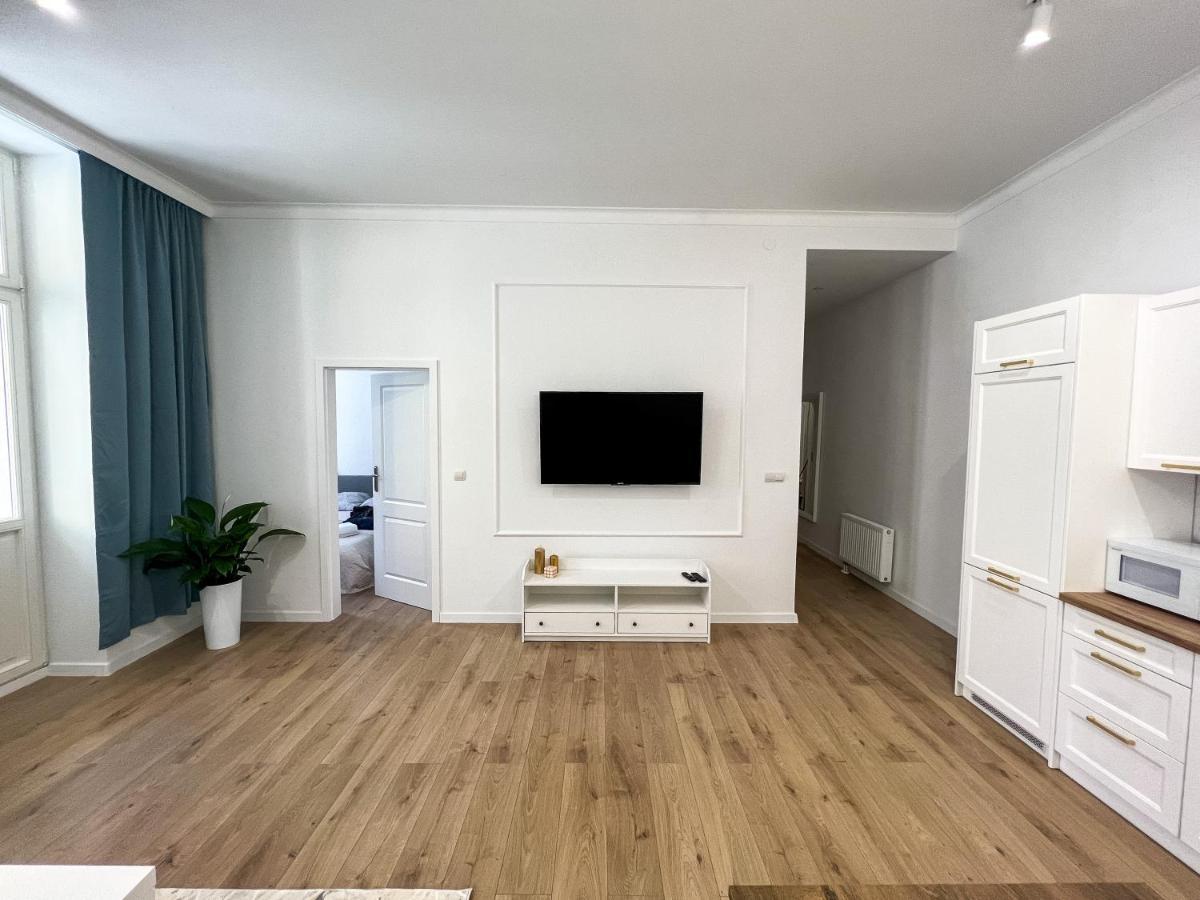 Zlote Apartamenty 6 Legnica Exterior photo